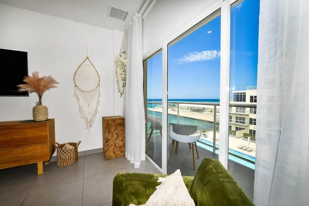 *New* 2Bd 2Bath Apt With Ocean View, Pool, Gym Daire Oranjestad