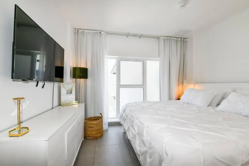 *New* 2Bd 2Bath Apt With Ocean View, Pool, Gym Daire Oranjestad 0*,